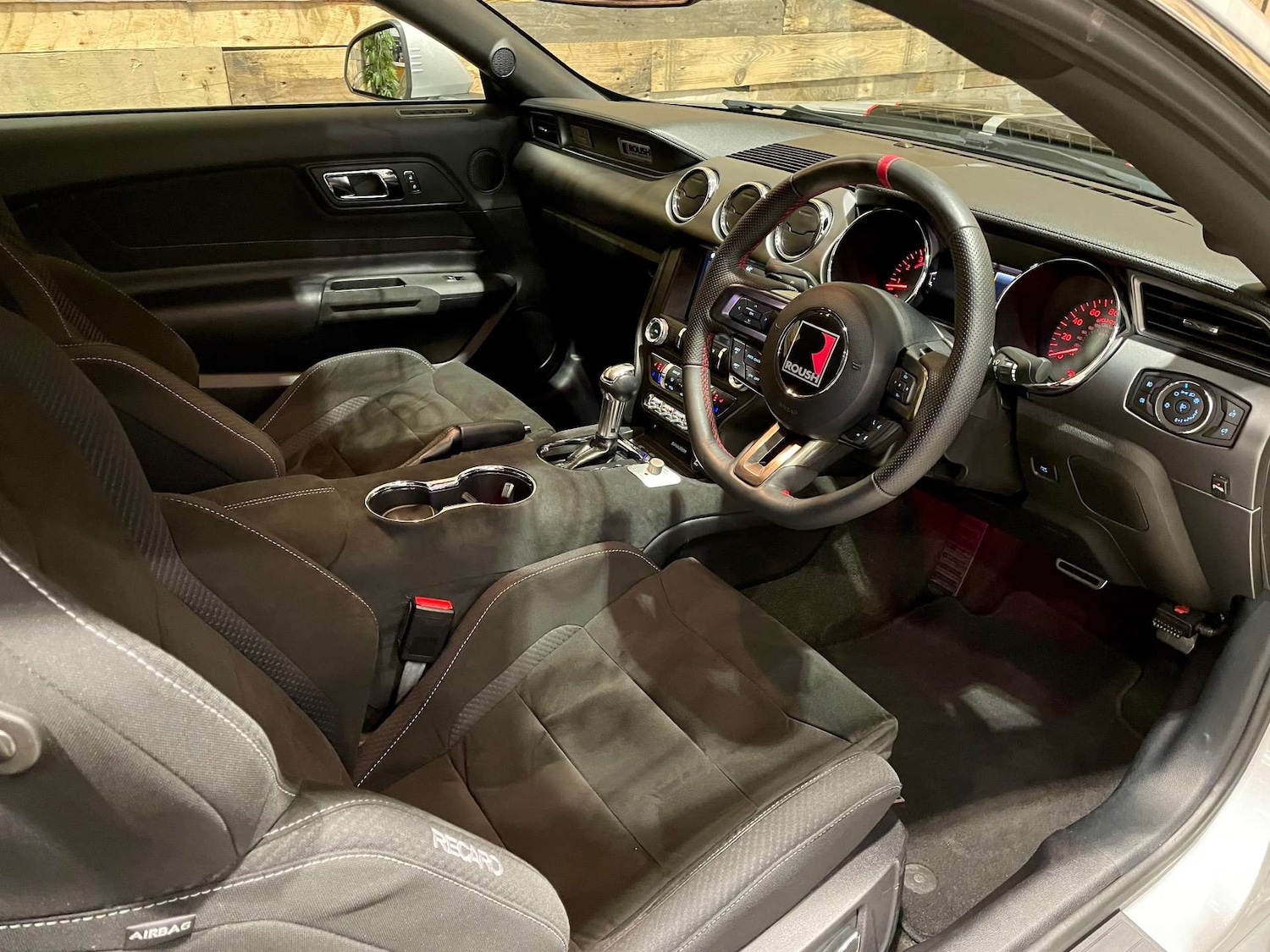 Used Ford Mustang 2017 for sale - 77470079: Photo 3