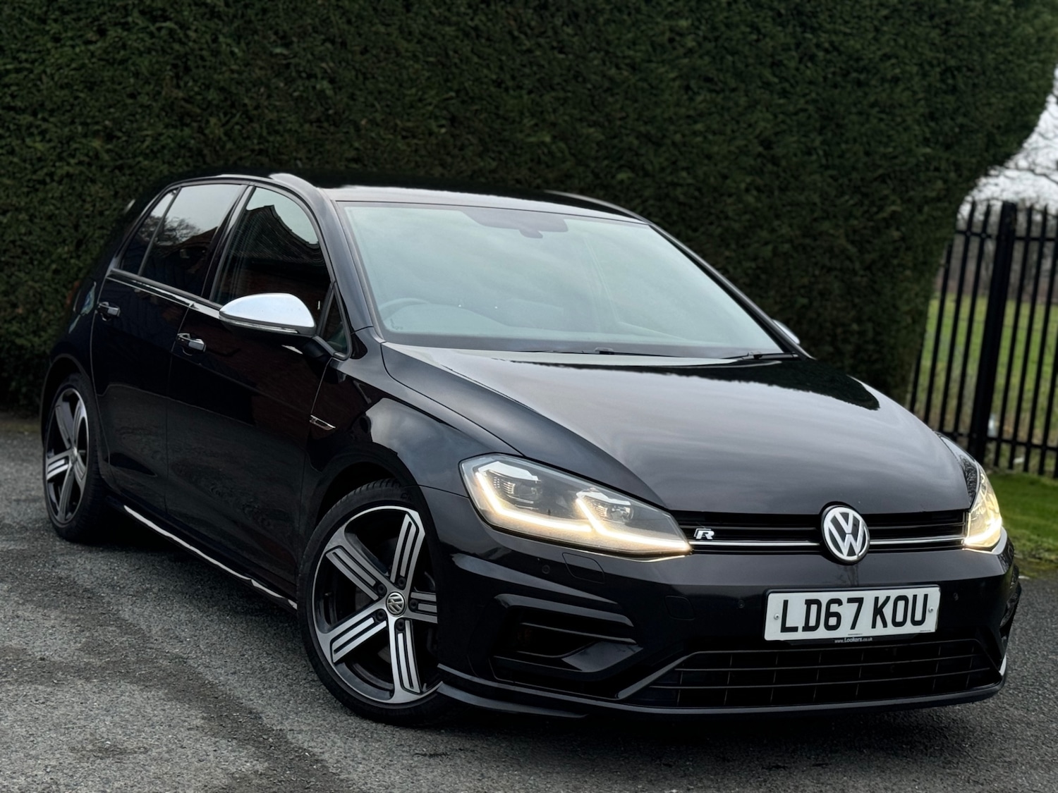 Used Volkswagen Golf 2017 for sale - 77371118: Photo 1