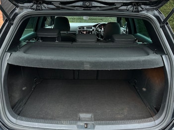 Used Volkswagen Golf 2017 for sale - 77371118: Photo