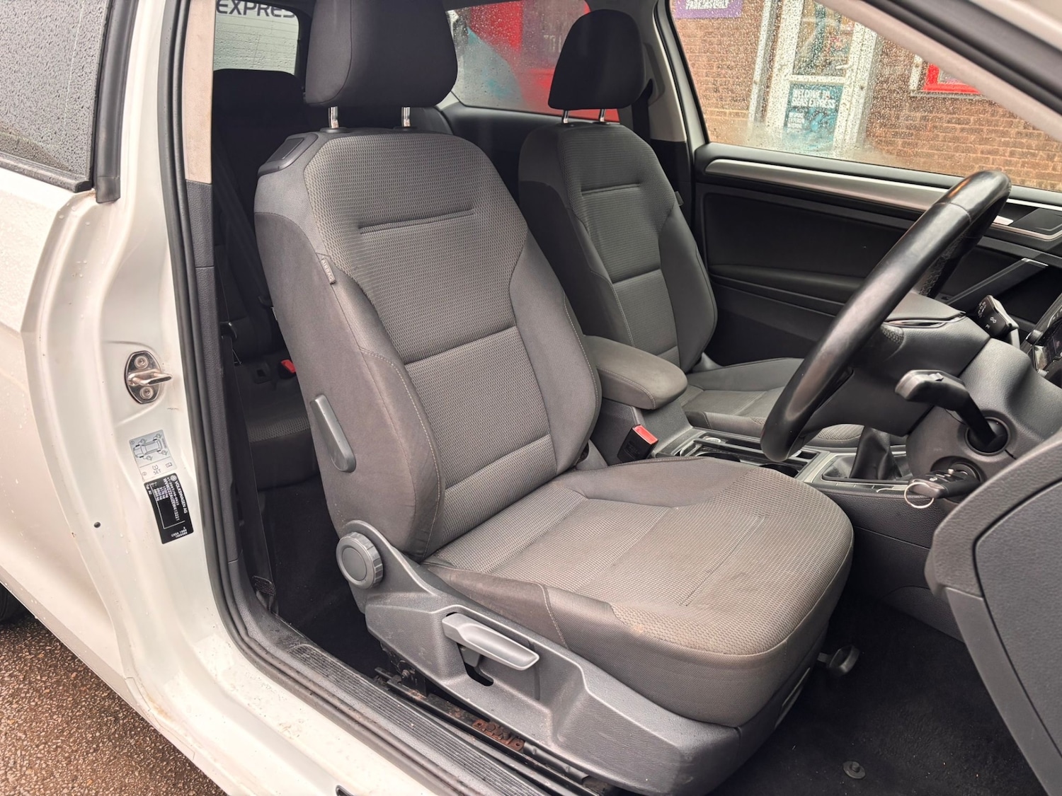 Used Volkswagen Golf 2014 for sale - 76799670: Photo 6