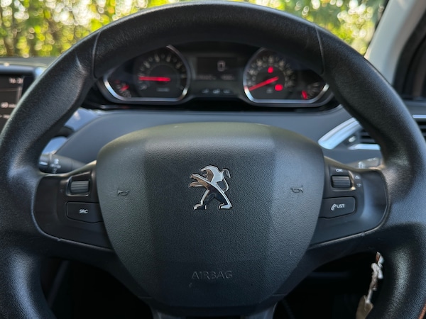 Used Peugeot 208 2013 for sale - 75766619: Photo 11
