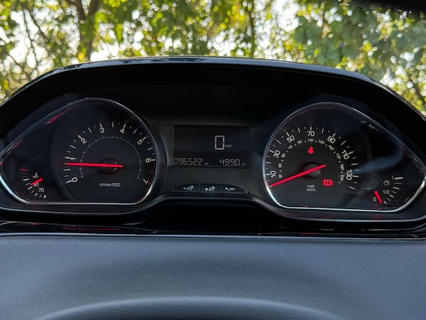 Used Peugeot 208 2013 for sale - 75766619: Photo 13