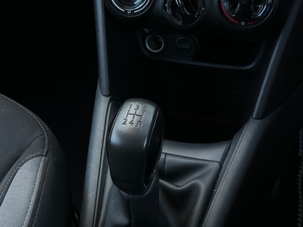 Used Peugeot 208 2013 for sale - 75766619: Photo 19