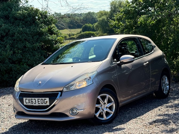 Used Peugeot 208 2013 for sale - 75766619: Photo 2