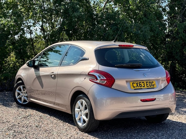 Used Peugeot 208 2013 for sale - 75766619: Photo 3