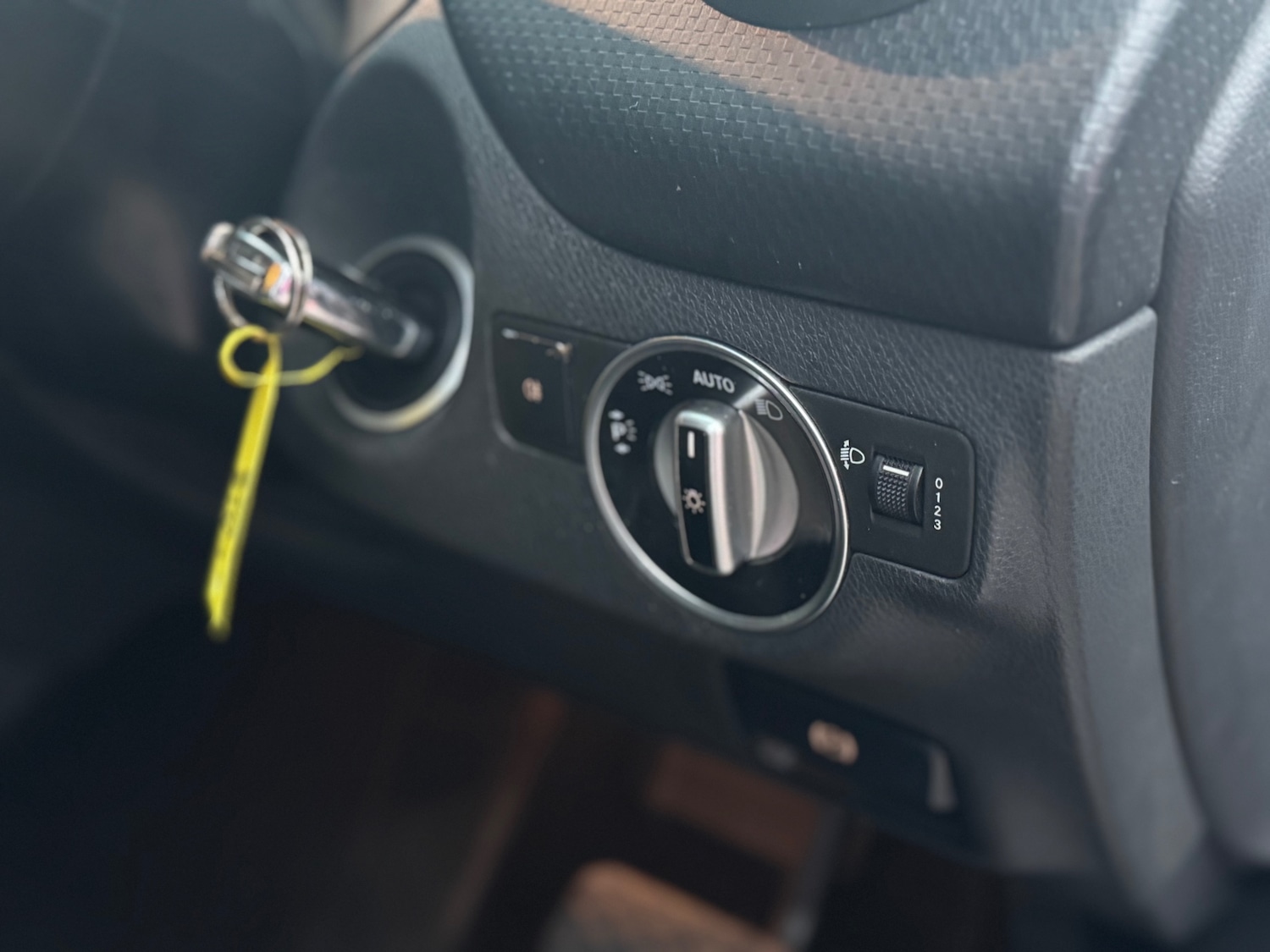 Used Mercedes-Benz A-Class 2015 for sale - 76384835: Photo 10