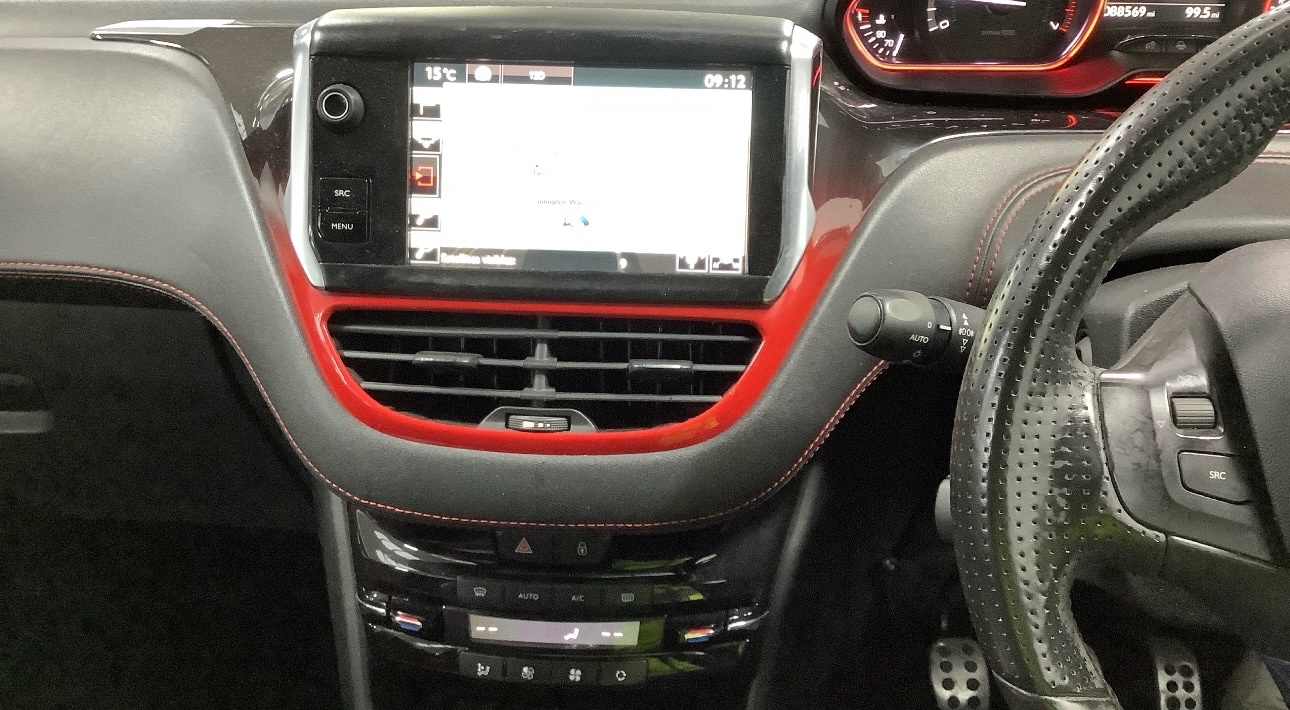 Used Peugeot 208 2014 for sale - 77073399: Photo 10