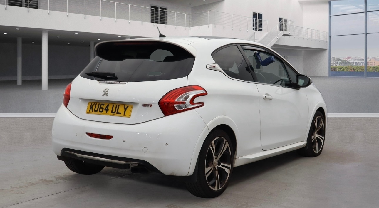 Used Peugeot 208 2014 for sale - 77073399: Photo 4