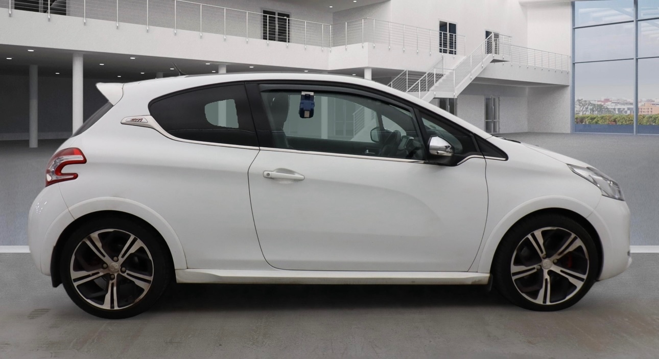 Used Peugeot 208 2014 for sale - 77073399: Photo 5