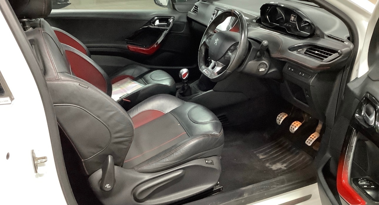 Used Peugeot 208 2014 for sale - 77073399: Photo 9