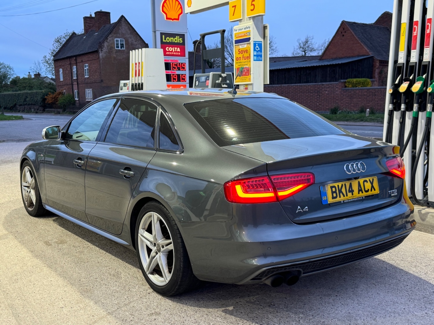 Used Audi A4 2014 for sale - 78202498: Photo 2