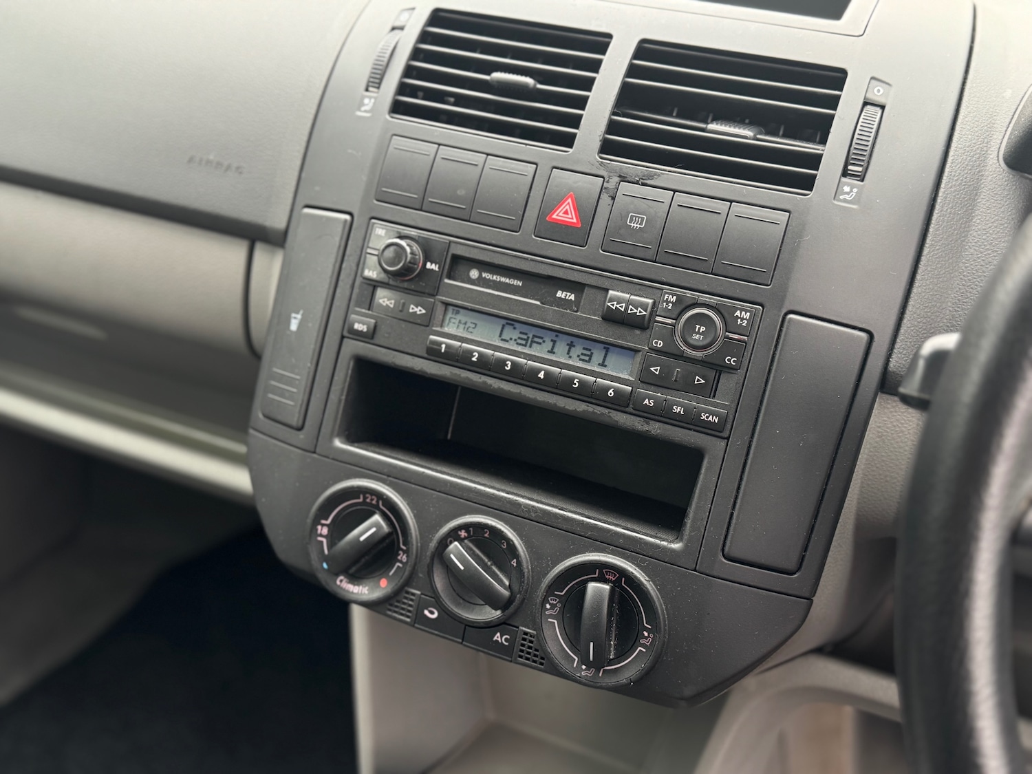 Used Volkswagen Polo 2004 for sale - 77349805: Photo 16