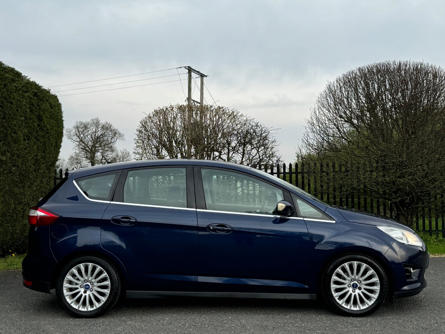 Used Ford C-Max 2013 for sale - 77981348: Photo 3