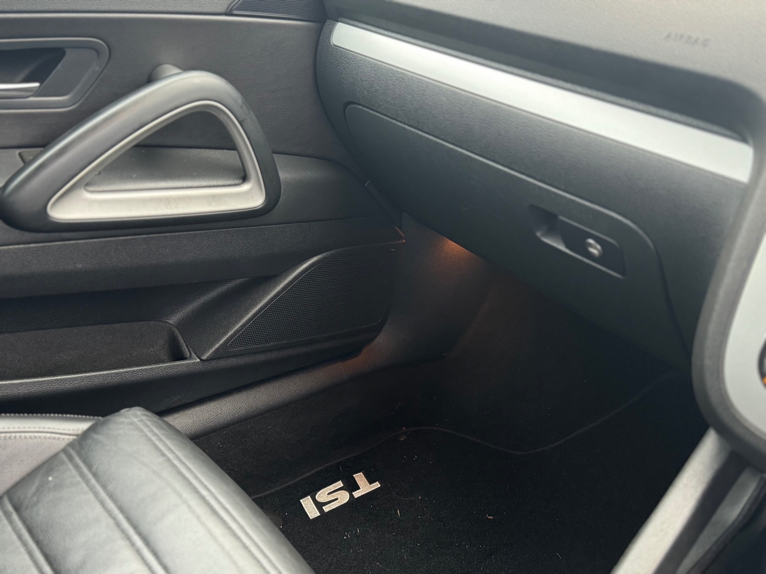 Used Volkswagen Scirocco 2010 for sale - 77172975: Photo 19