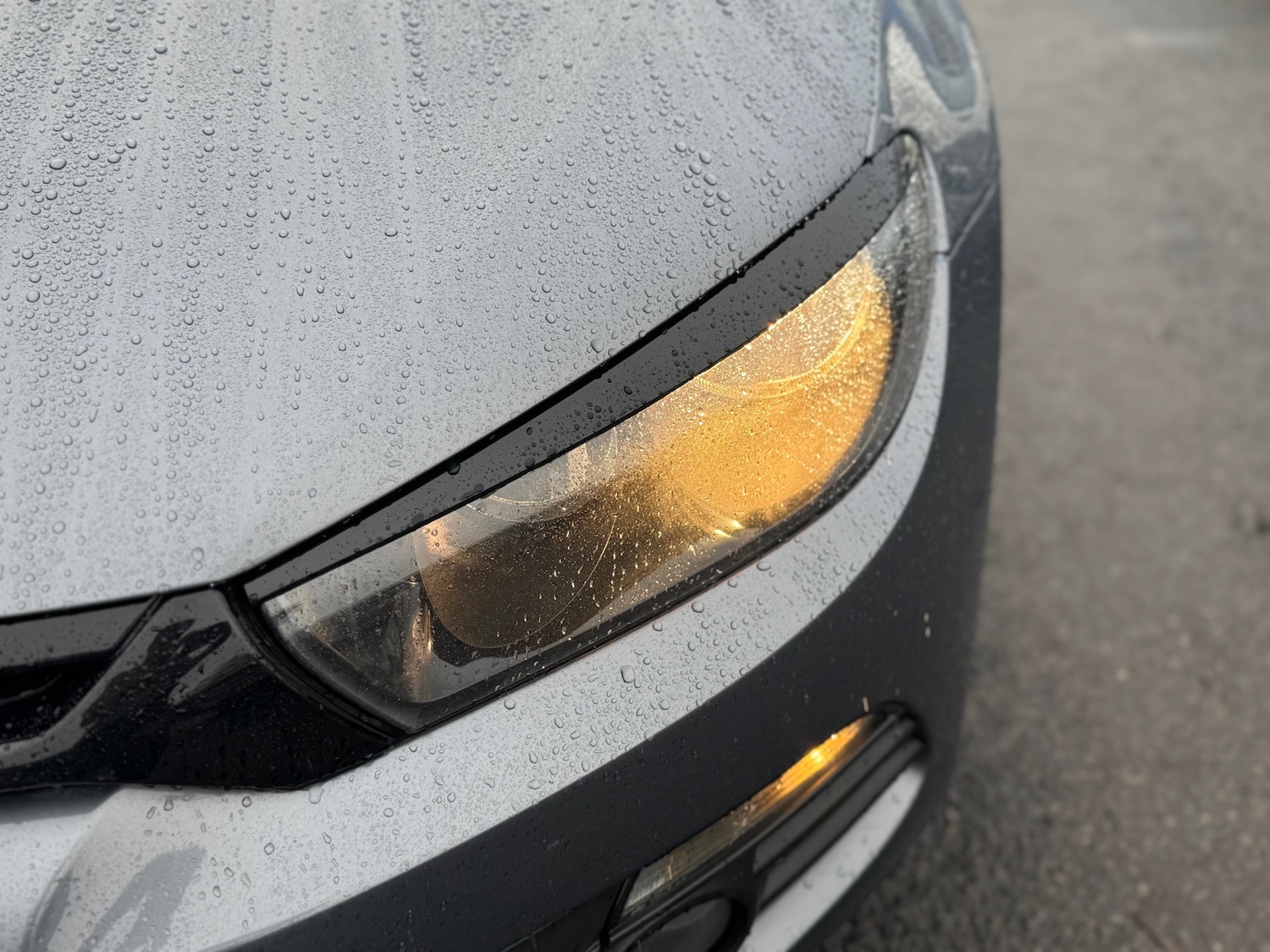 Used Volkswagen Scirocco 2010 for sale - 77172975: Photo 2