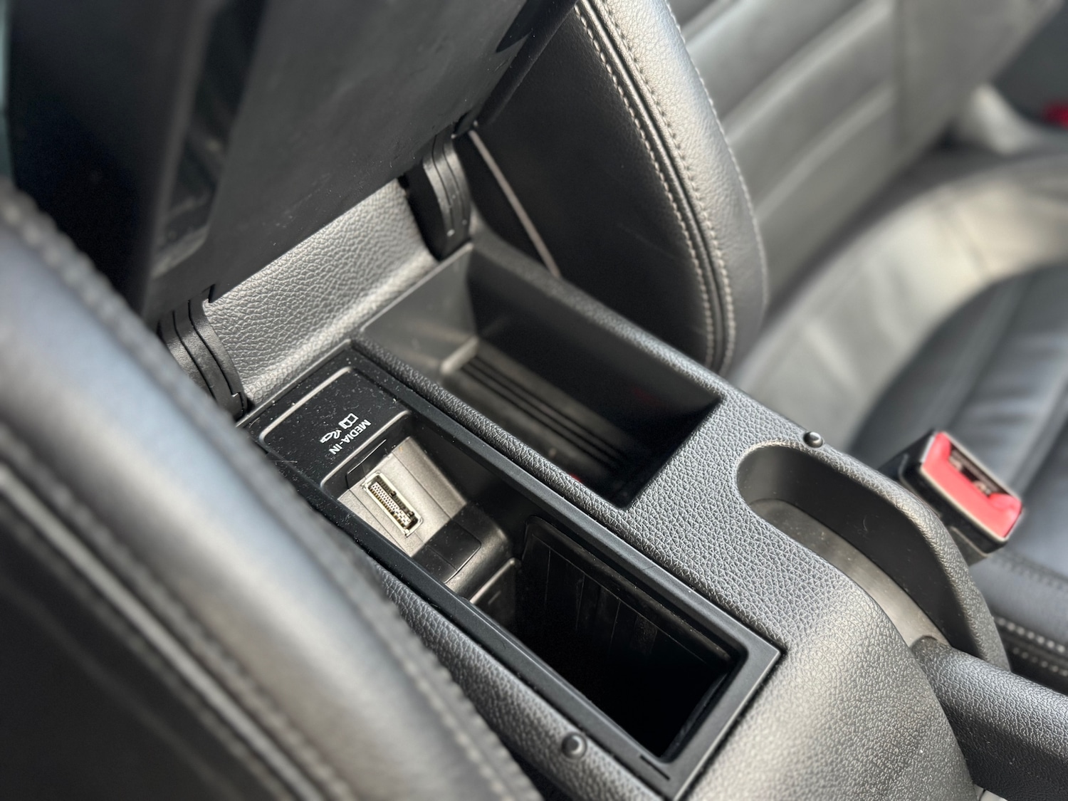 Used Volkswagen Scirocco 2010 for sale - 77172975: Photo 24