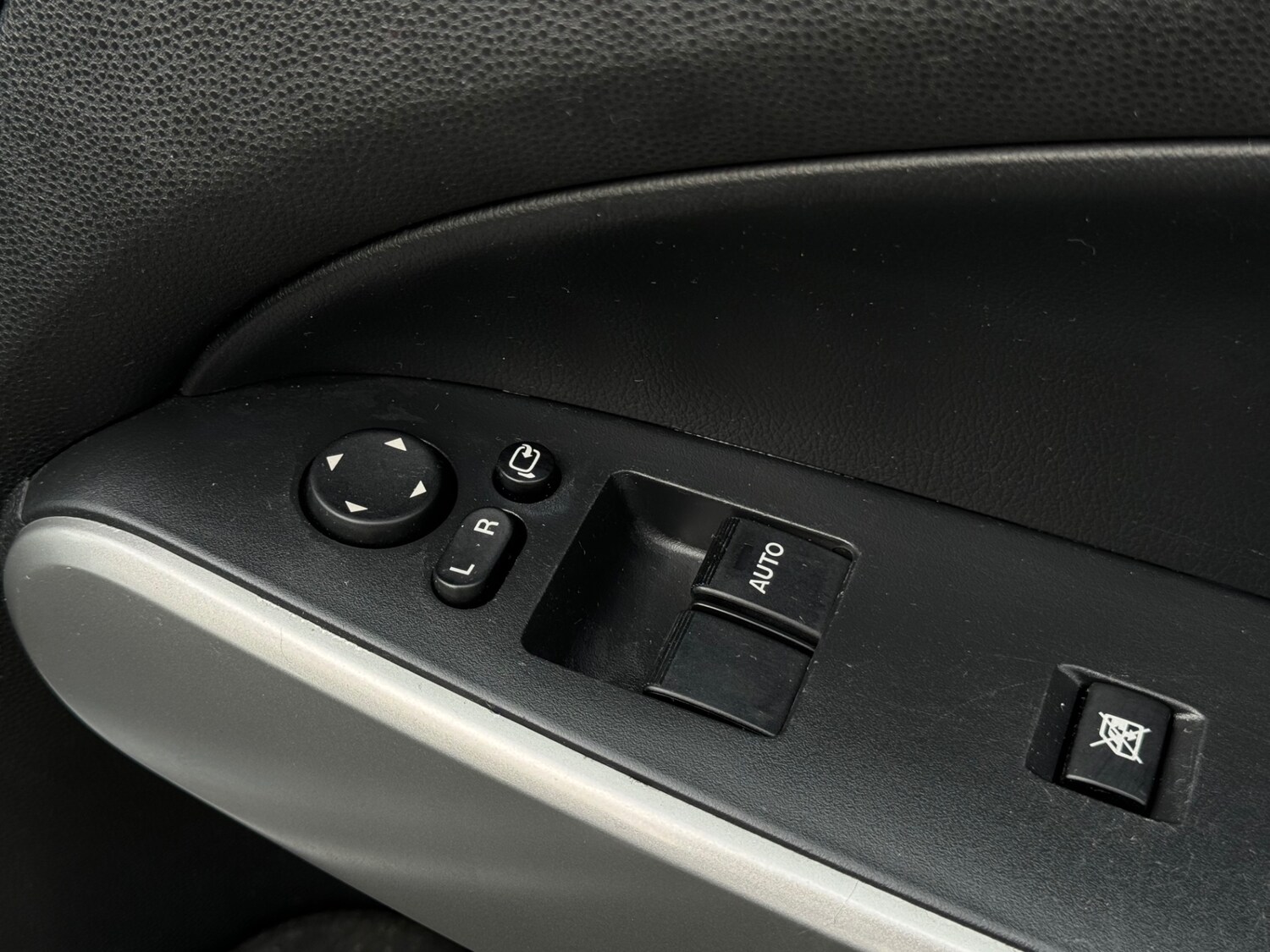 Used Mazda Mazda2 2009 for sale - 77981239: Photo 24