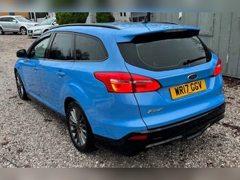 Used Ford Focus 2017 for sale - 76035280: Photo 2