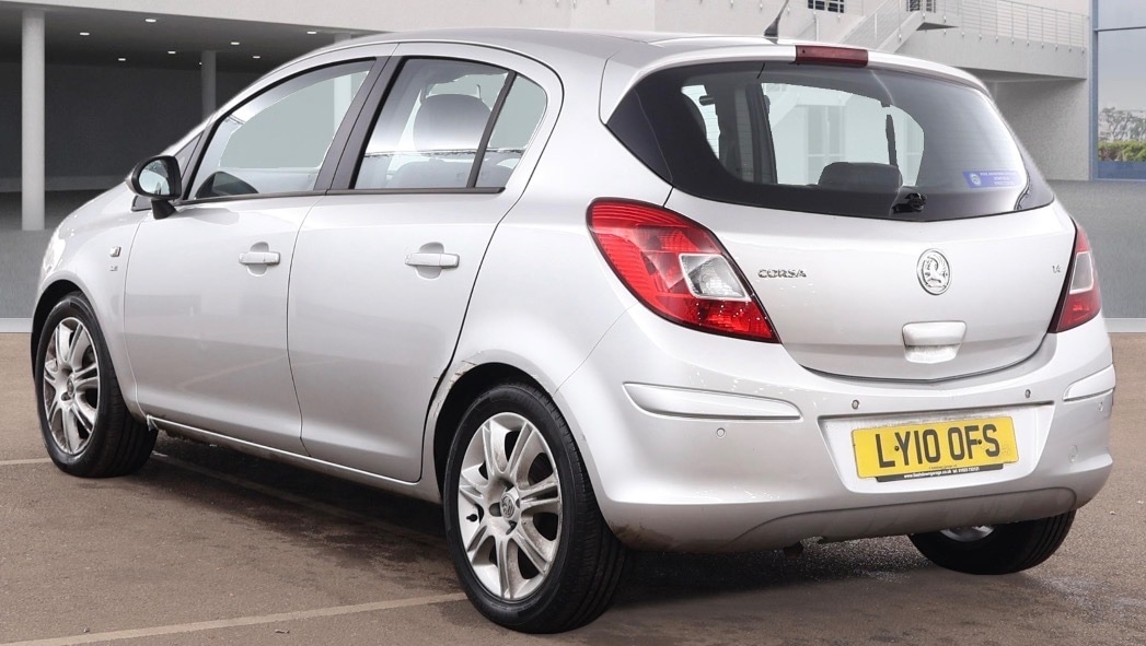 Used Vauxhall Corsa 2010 for sale - 77635284: Photo 2
