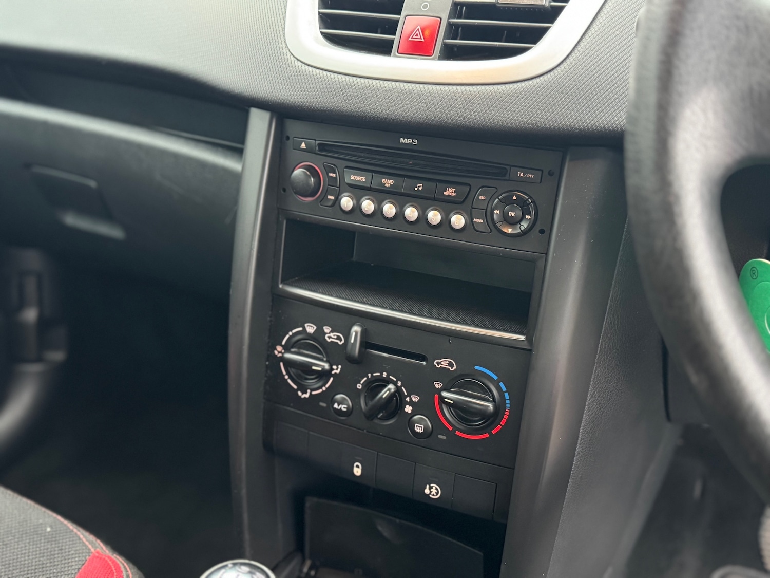 Used Peugeot 207 2009 for sale - 77981190: Photo 15