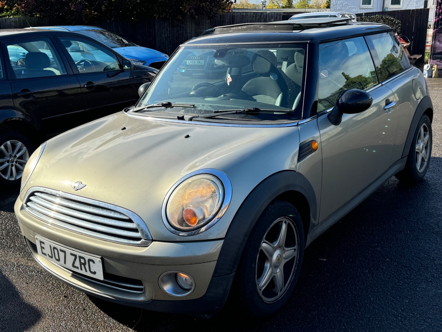 Used MINI Hatch 2007 for sale - 76375400: Photo 1