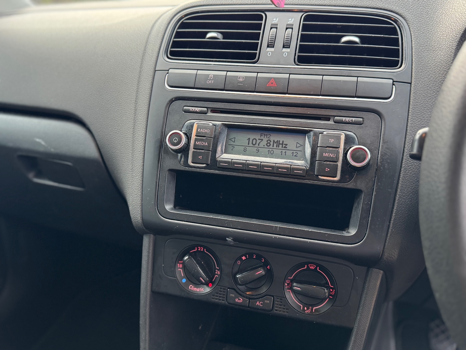 Used Volkswagen Polo 2011 for sale - 76940235: Photo 17