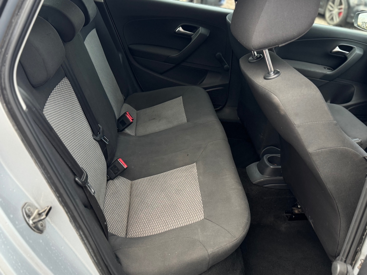 Used Volkswagen Polo 2011 for sale - 76940235: Photo 9