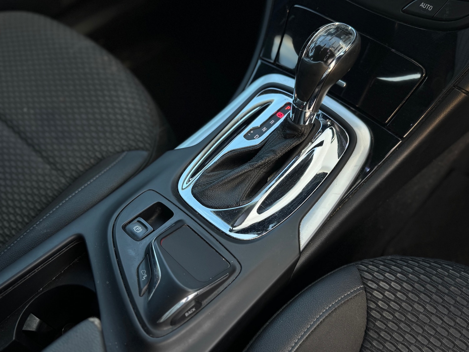 Used Vauxhall Insignia 2014 for sale - 77888229: Photo 13