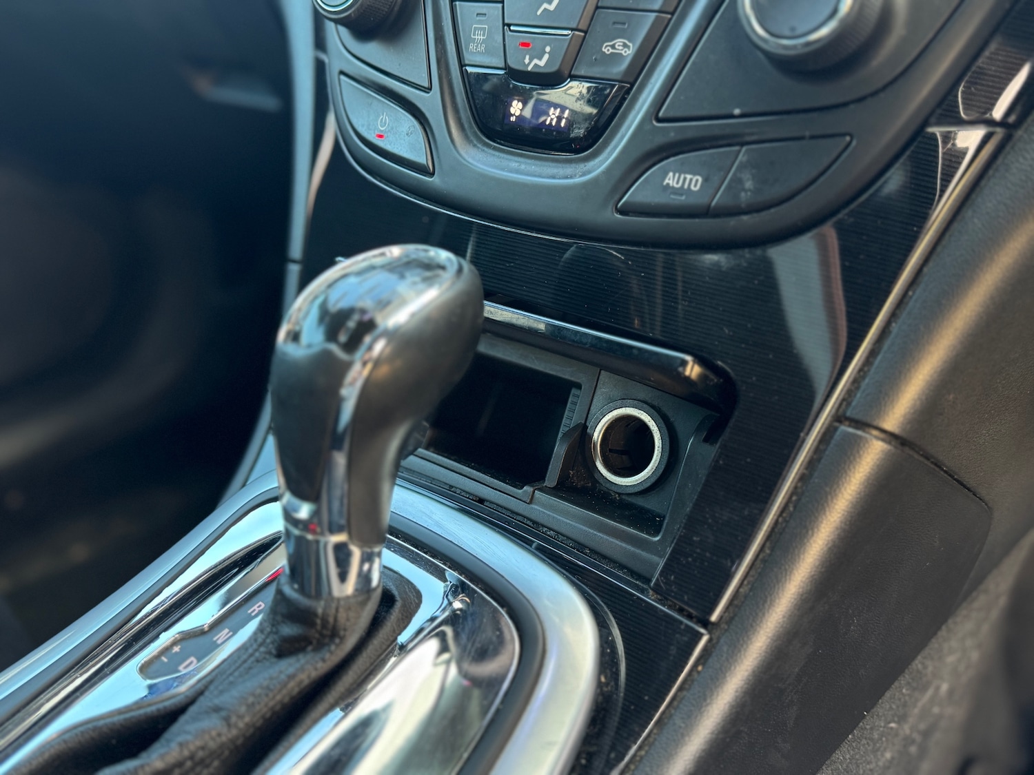 Used Vauxhall Insignia 2014 for sale - 77888229: Photo 21