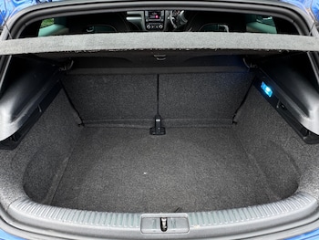 Used Volkswagen Scirocco 2011 for sale - 75952554: Photo