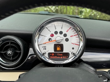 Used MINI Convertible 2010 for sale - 78134805: Photo