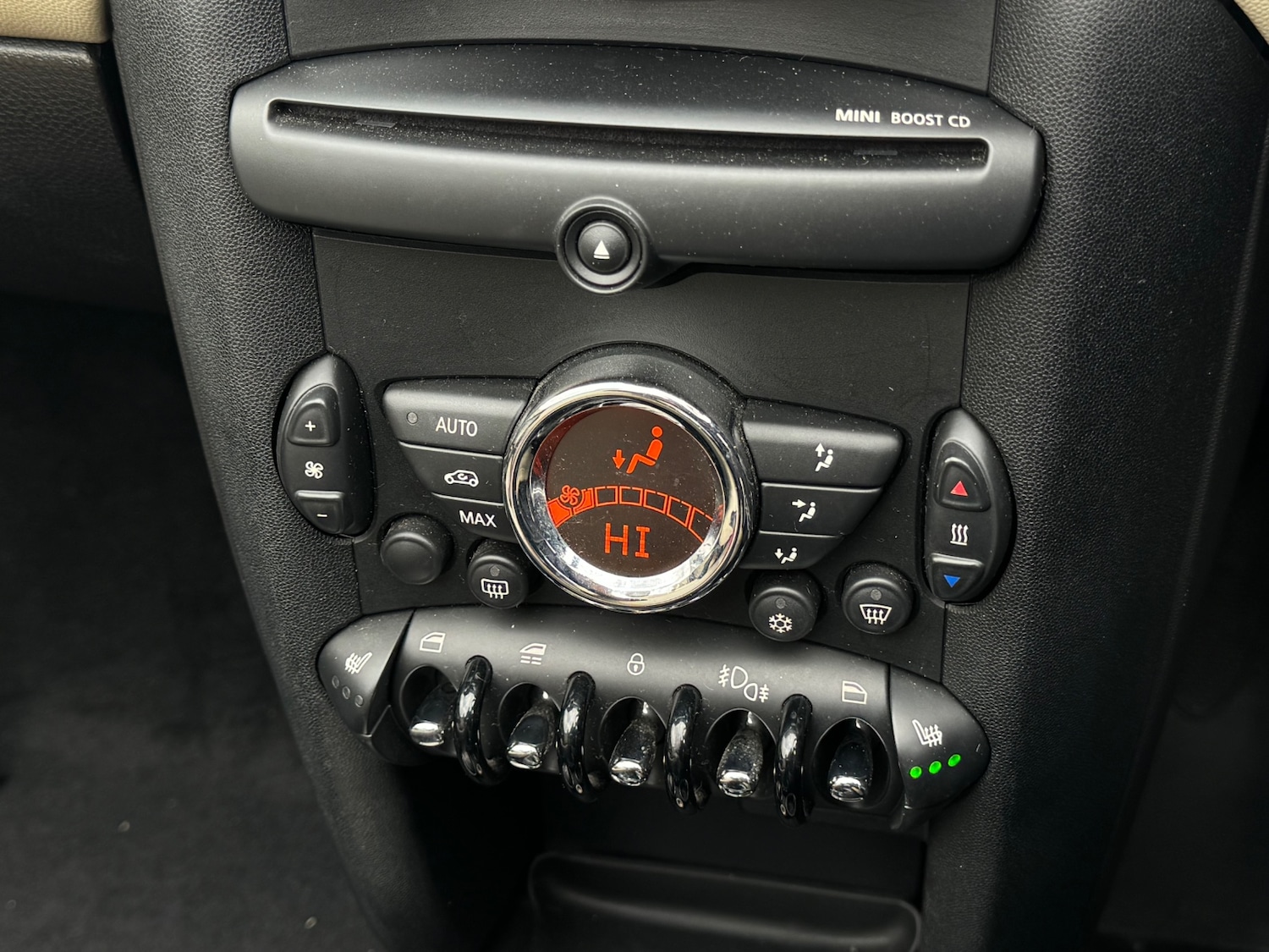 Used MINI Convertible 2010 for sale - 78134805: Photo 6