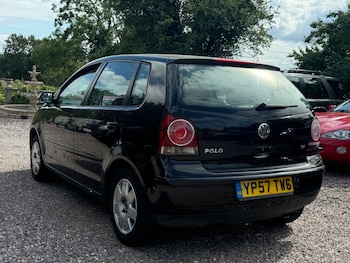 Volkswagen - Polo