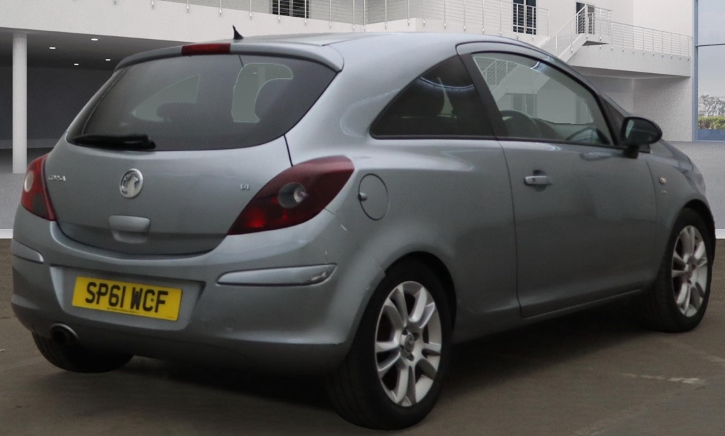 Used Vauxhall Corsa 2011 for sale - 76761949: Photo 2
