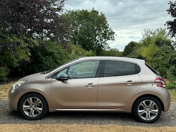 Used Peugeot 208 2013 for sale - 79440470: Photo