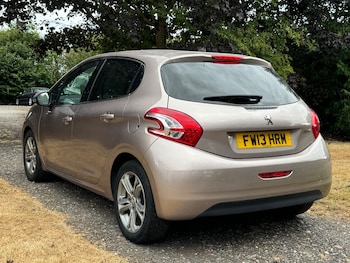 Used Peugeot 208 2013 for sale - 79440470: Photo