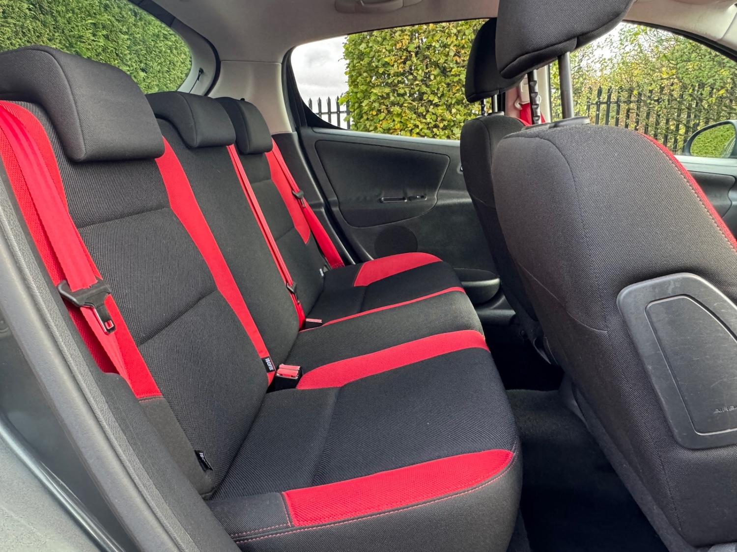 Used Peugeot 207 2012 for sale - 76410152: Photo 10