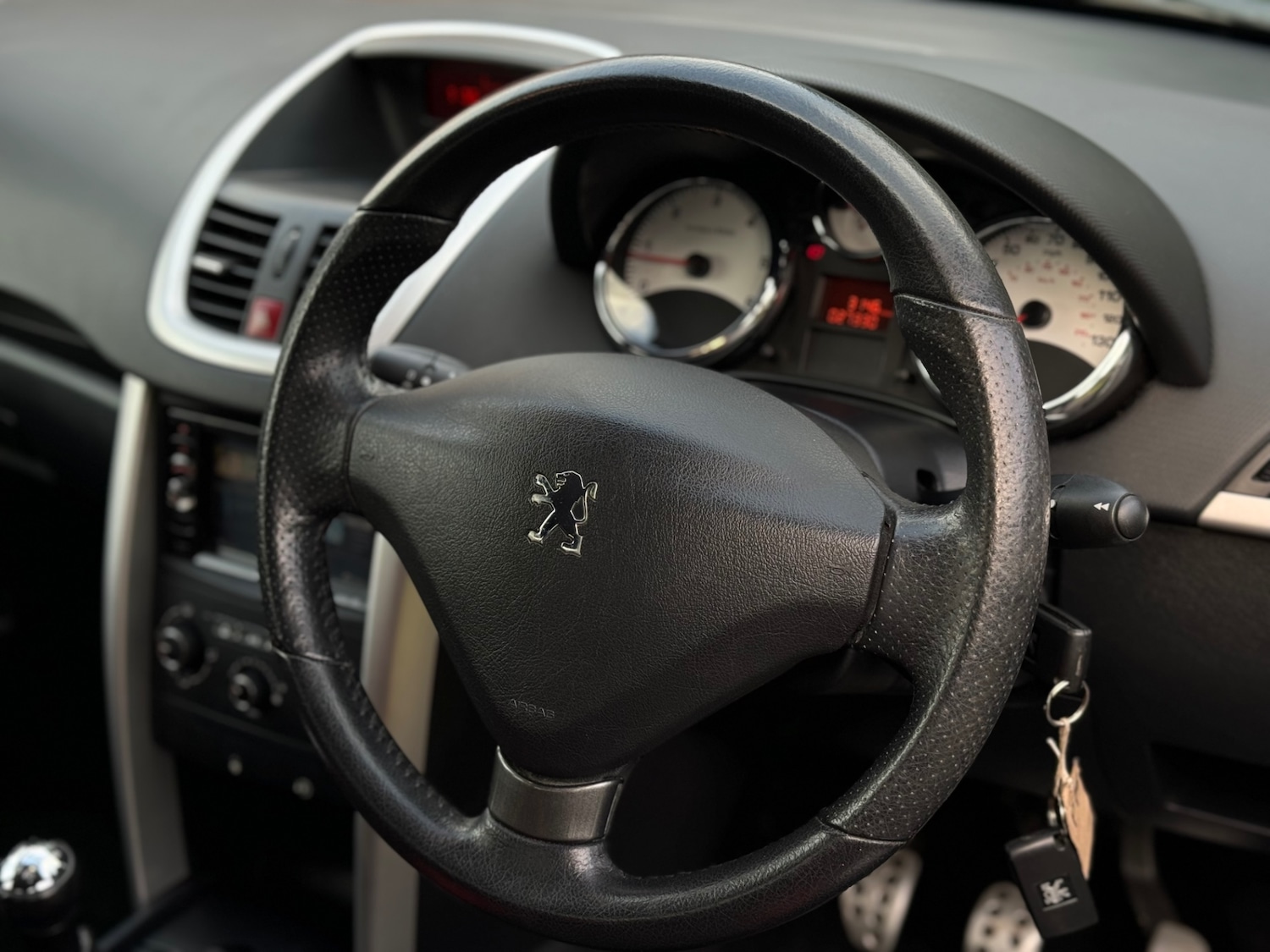 Used Peugeot 207 2012 for sale - 76410152: Photo 14