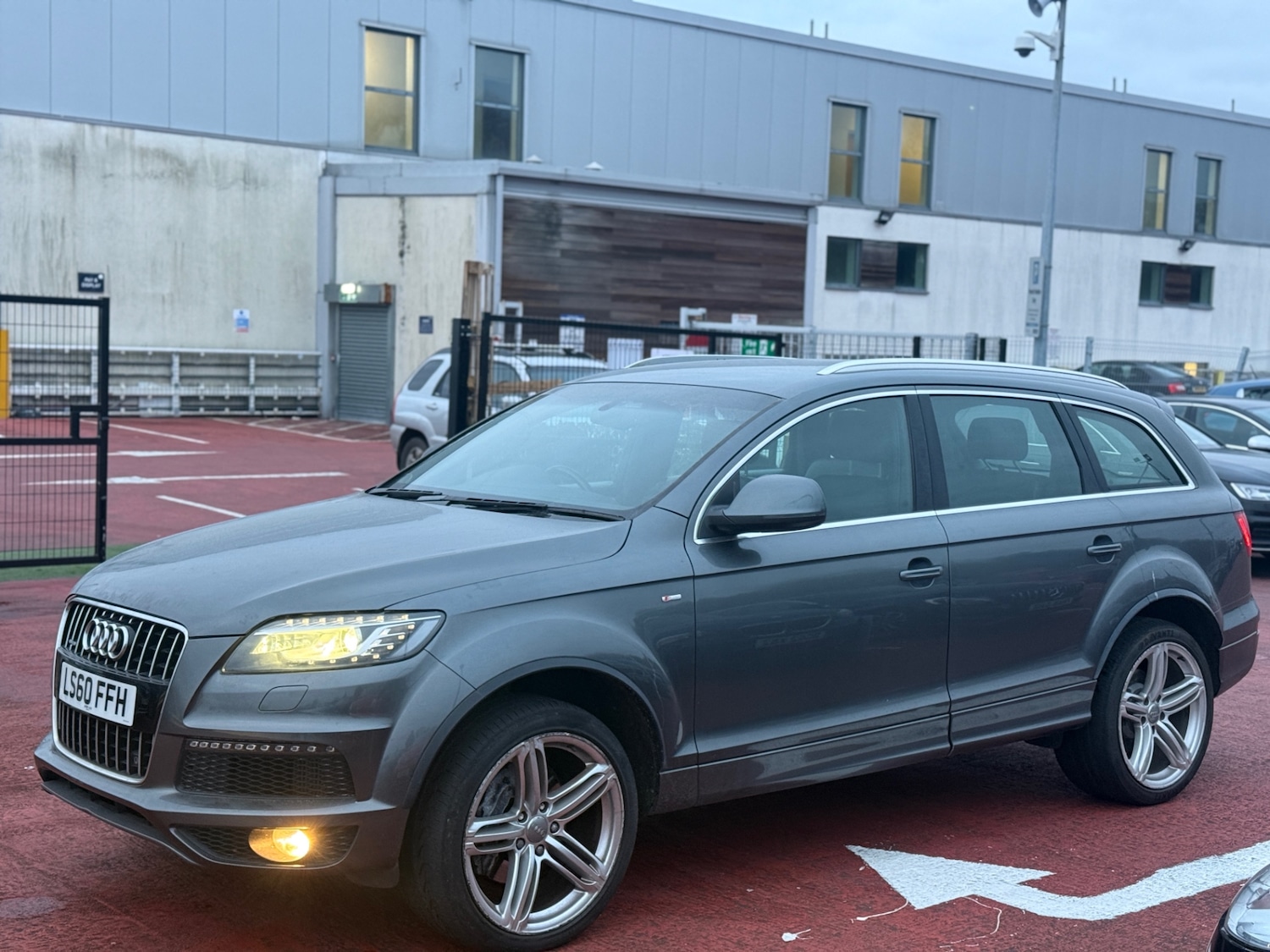 Used Audi Q7 2010 for sale - 77075312: Photo 6