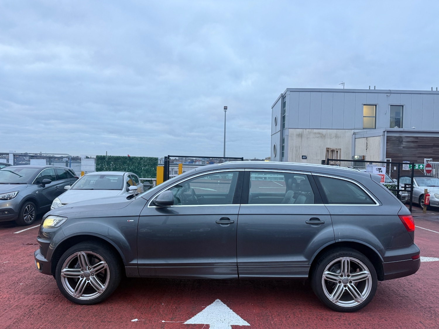 Used Audi Q7 2010 for sale - 77075312: Photo 8