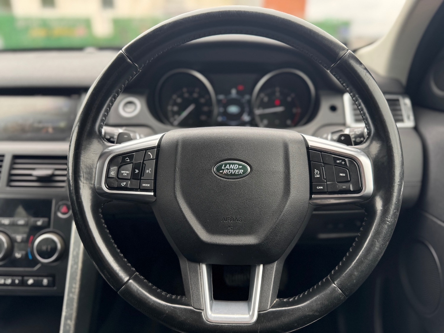 Used Land Rover Discovery 2025 for sale - 78040070: Photo 10