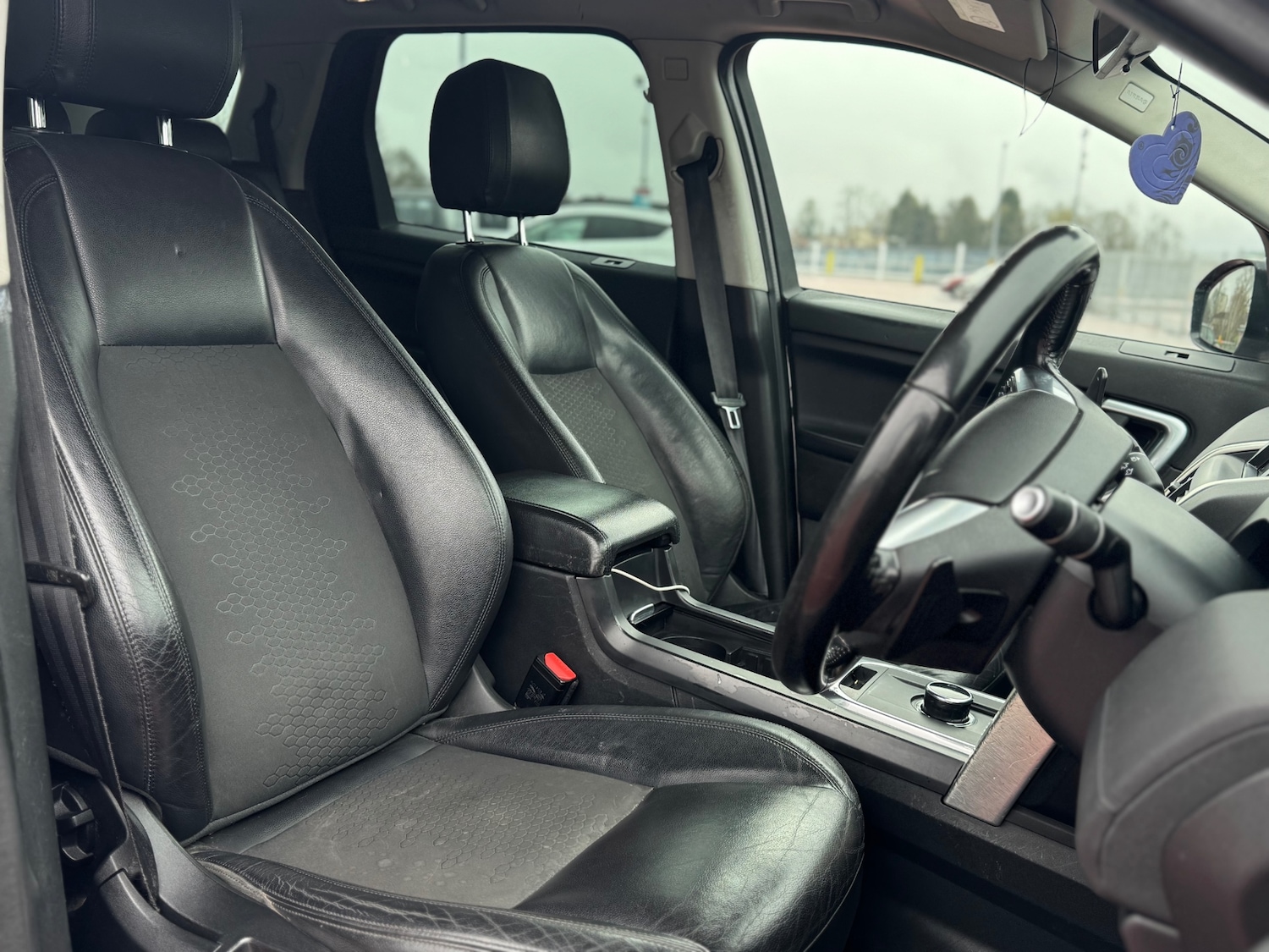 Used Land Rover Discovery 2025 for sale - 78040070: Photo 8