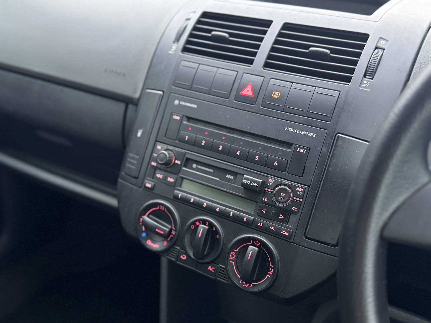 Used Volkswagen Polo 2003 for sale - 77349834: Photo 11