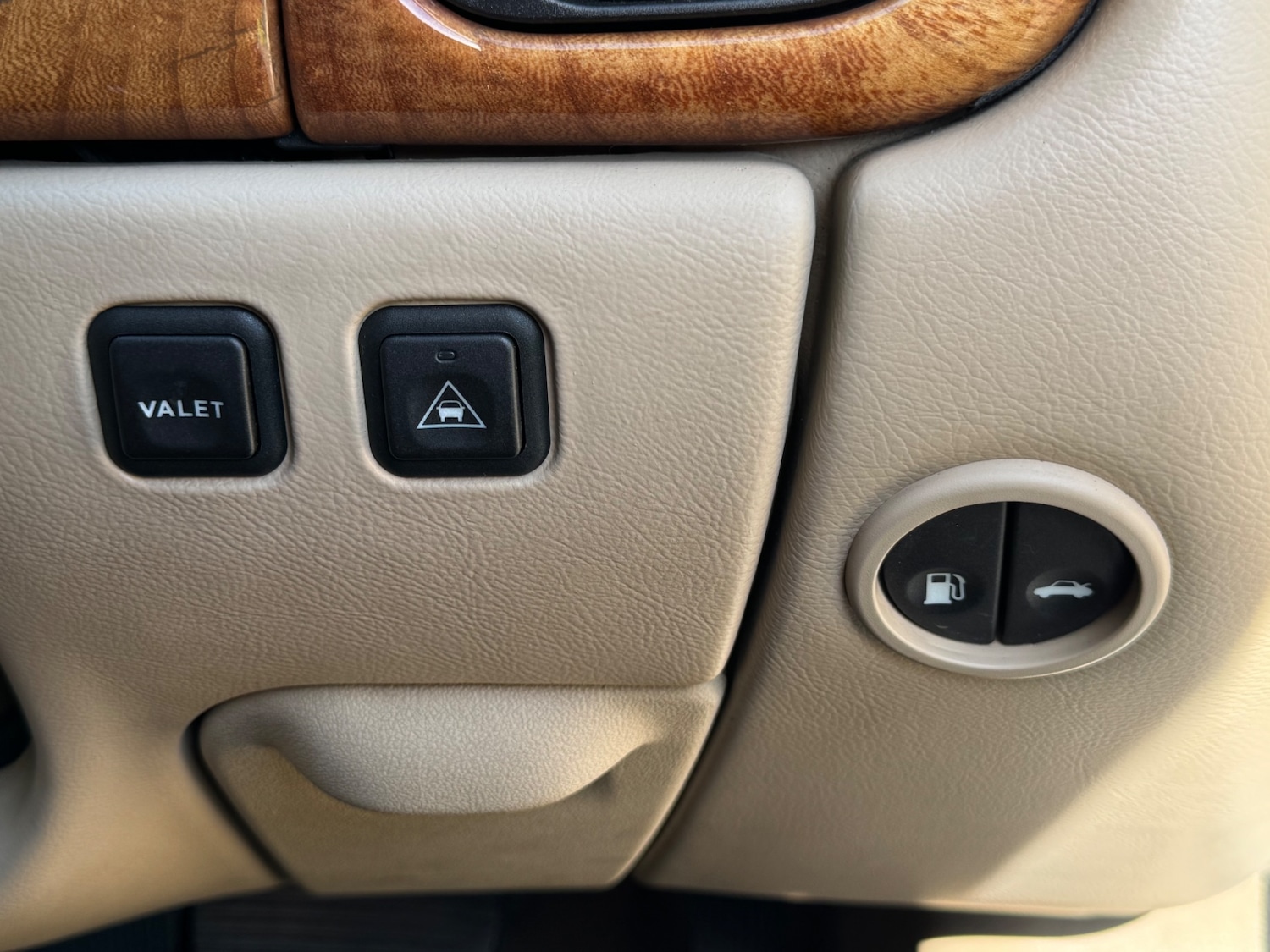 Used Jaguar XK8 2005 for sale - 77941323: Photo 17