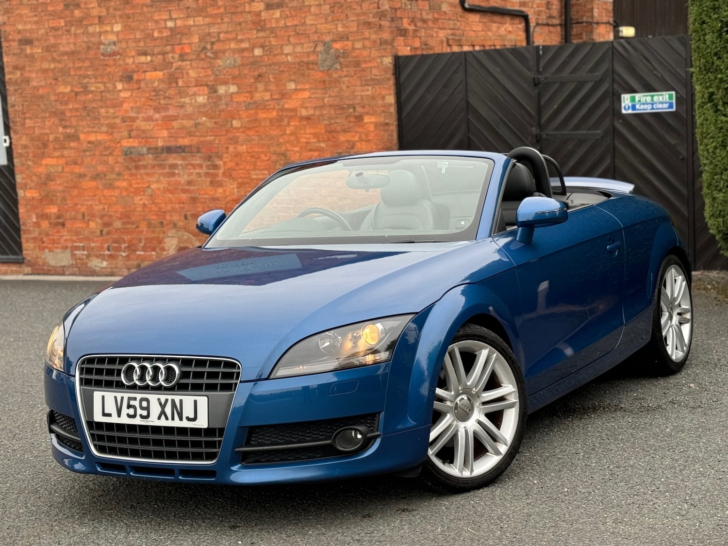 Used Audi TT 2009 for sale - 76098092: Photo 2