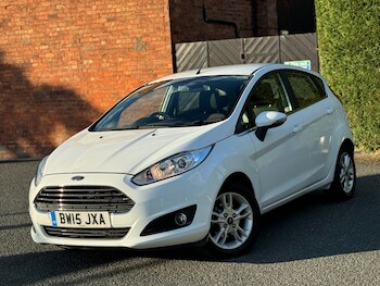 2015 (15) - 1.25 82 Zetec 5dr