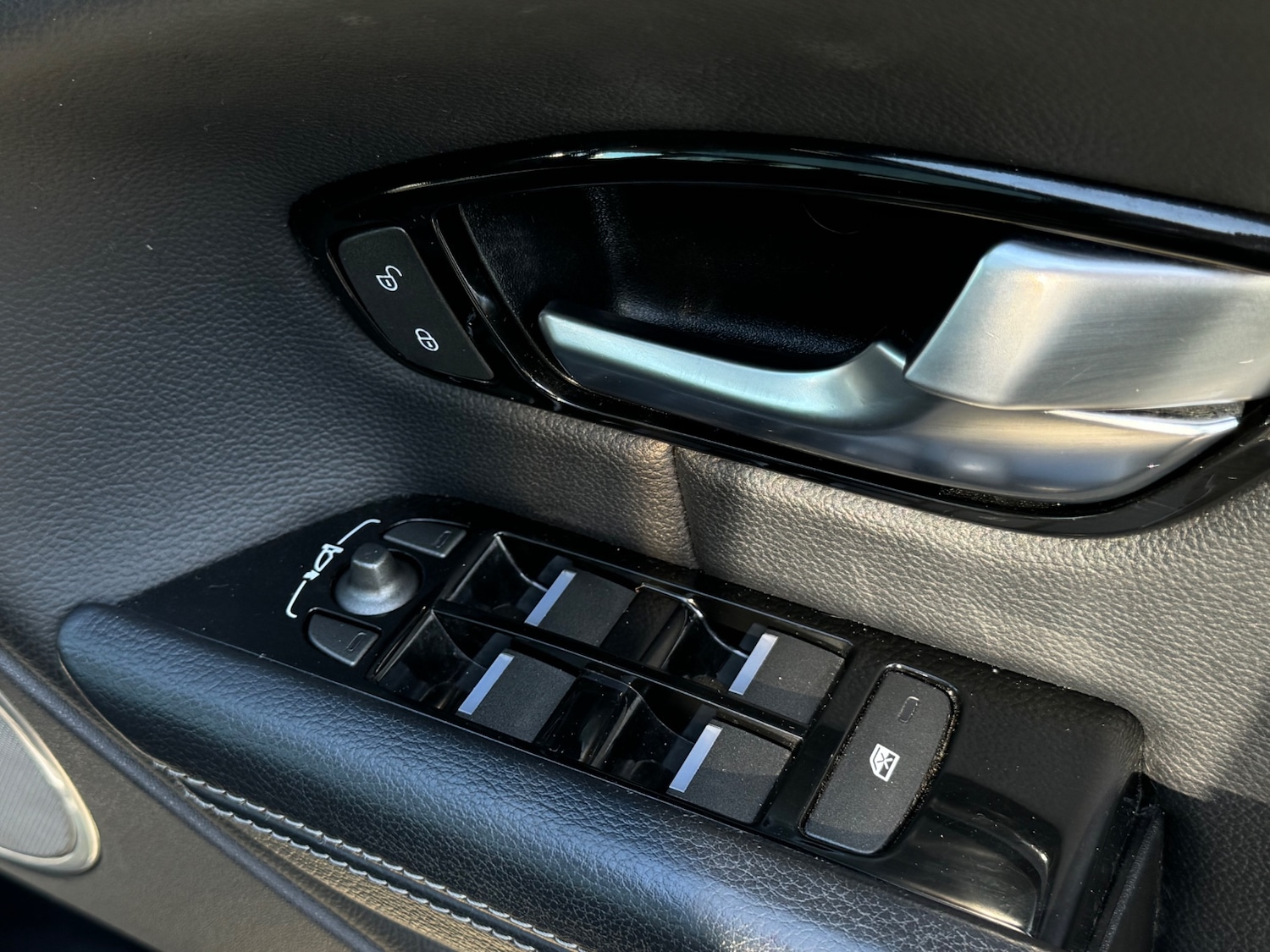 Used Land Rover Range Rover Evoque 2016 for sale - 77954135: Photo 24