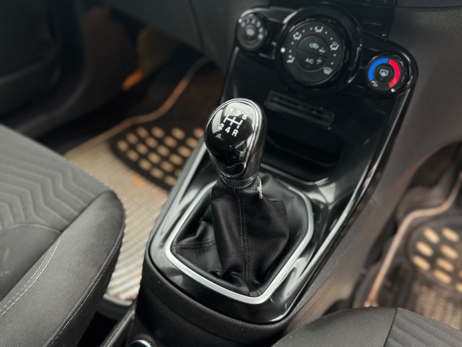 Used Ford Fiesta 2014 for sale - 77324020: Photo 11