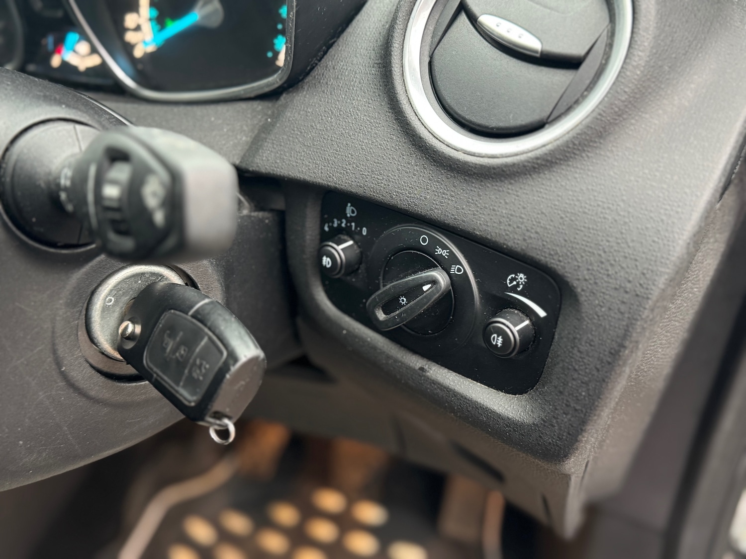 Used Ford Fiesta 2014 for sale - 77324020: Photo 13