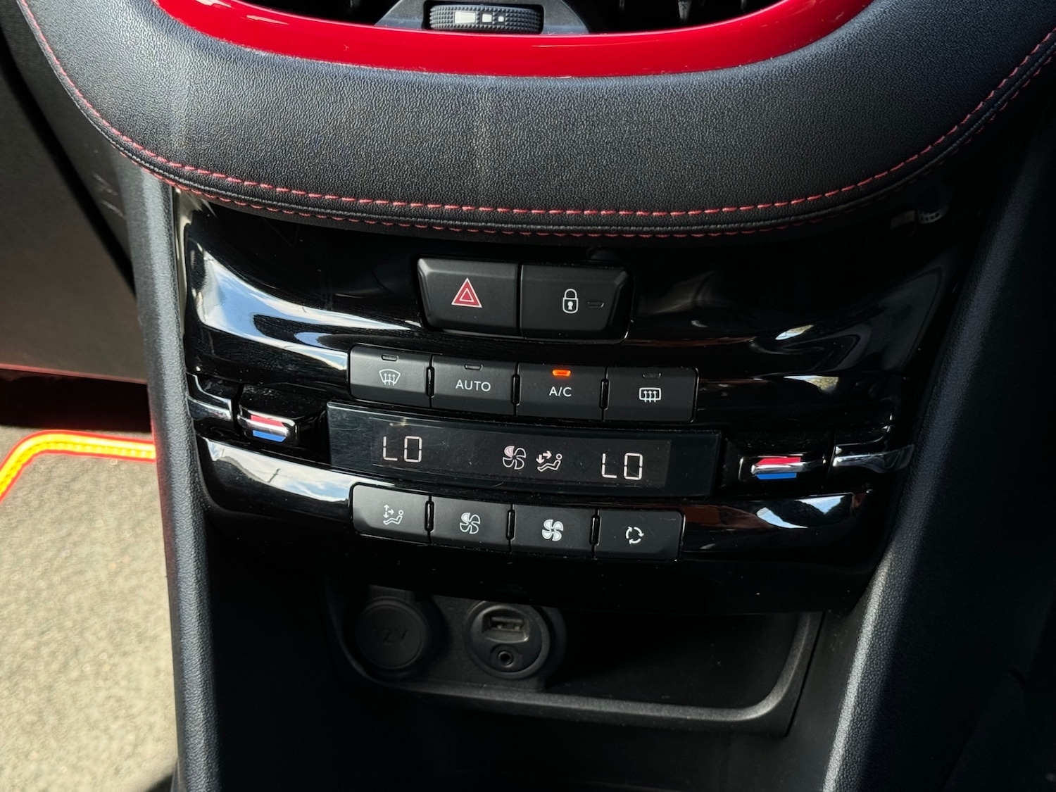 Used Peugeot 208 2014 for sale - 78144794: Photo 22